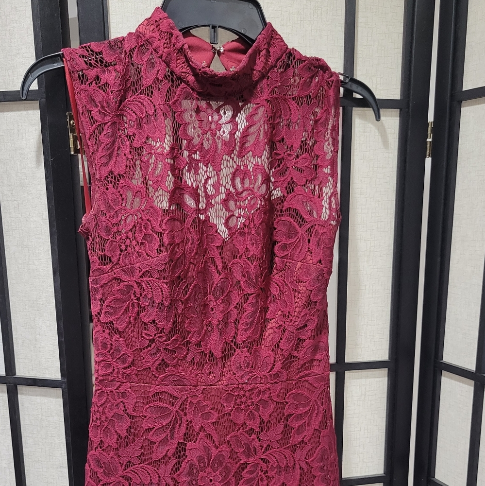 Burgundy dress formal size 4 betsy and adam